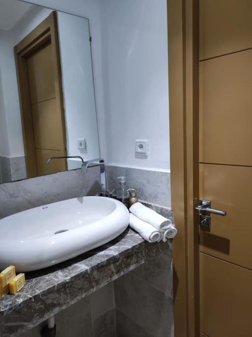 Plein Centre Marrakech, Grand Balcon Filant Apartment Marrakesh Exterior foto